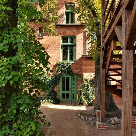 Gasthaus Und Pension "Zum Hauenden Schwein" Wörlitz Extérieur photo