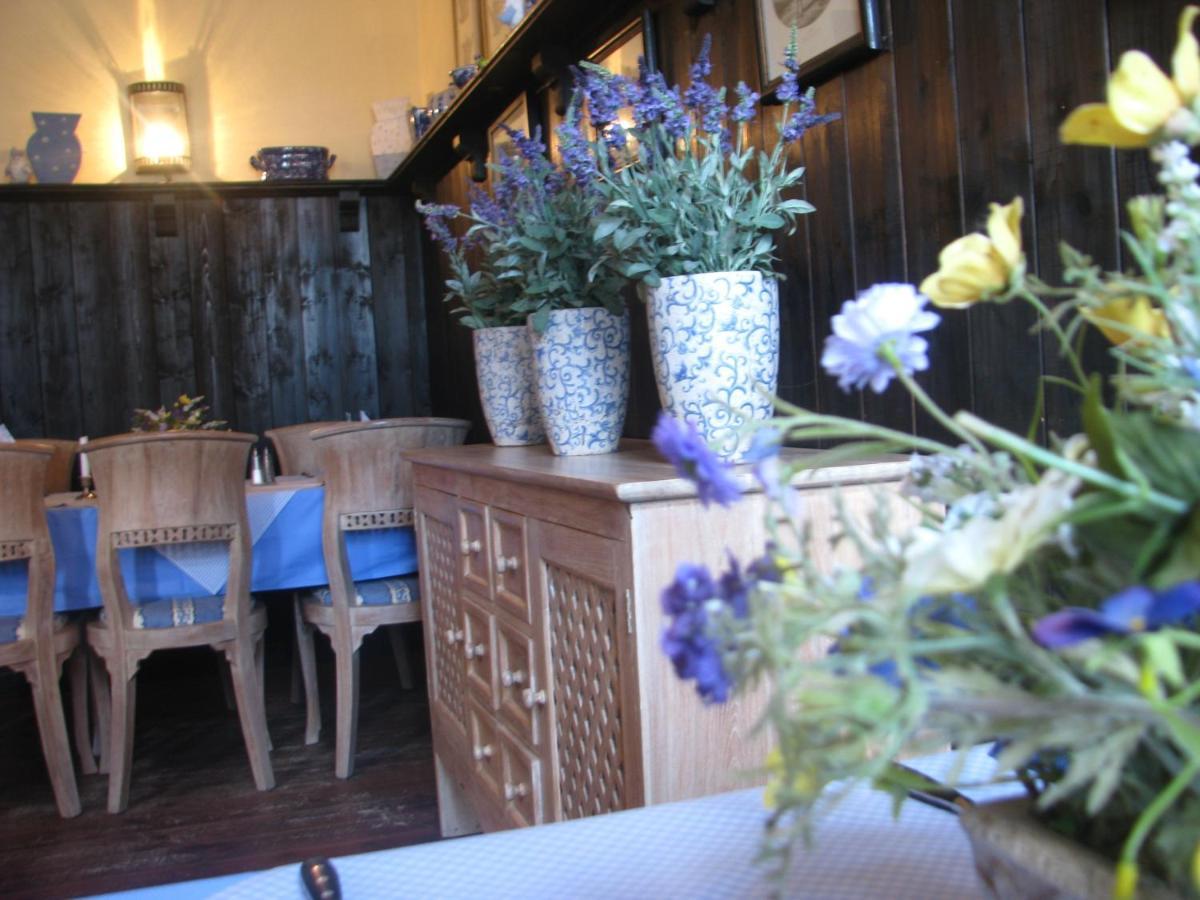 Gasthaus Und Pension "Zum Hauenden Schwein" Wörlitz Extérieur photo