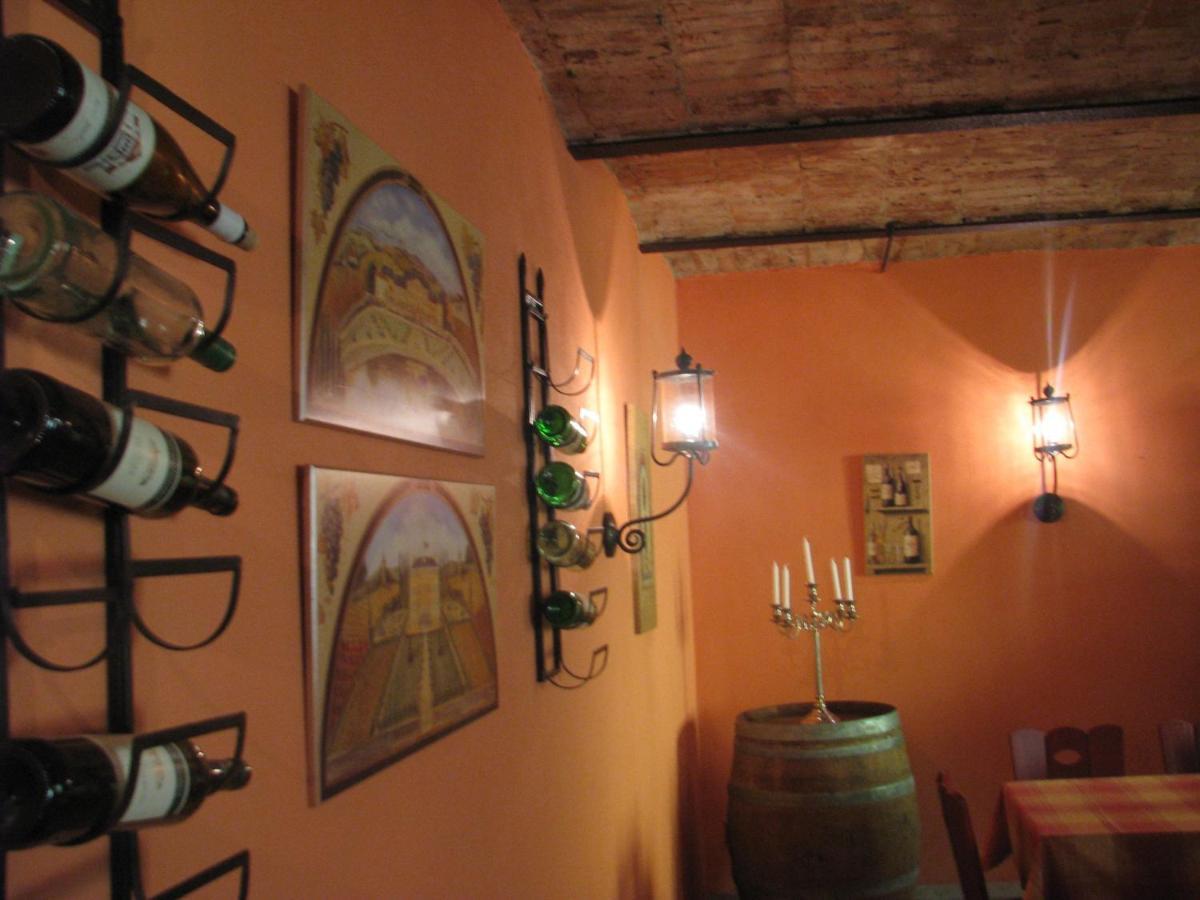 Gasthaus Und Pension "Zum Hauenden Schwein" Wörlitz Extérieur photo